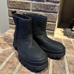 UGG Ashton Zip boots in black waterproof leather Size 7.5